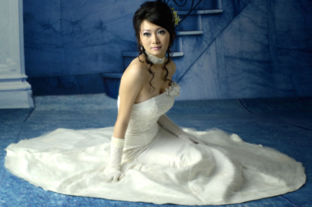 Lusye In Pose