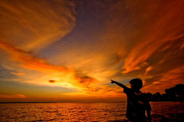 # Melukis Langit #