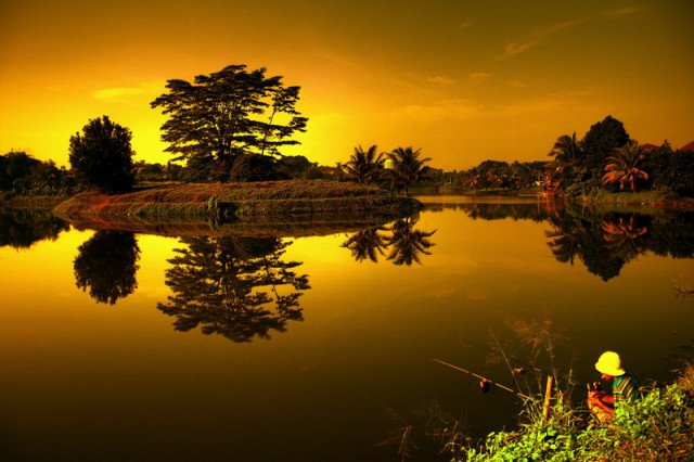 memancing di air yg tenang...