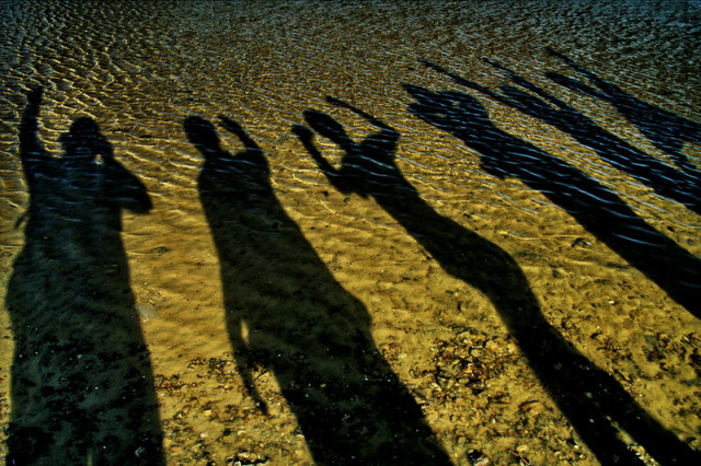 refleksi barisan fotografer narsis