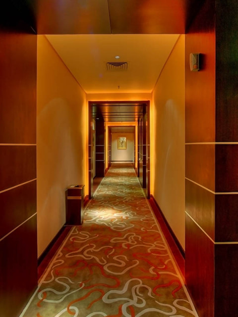 ::Hotel Corridor:: (HDR)