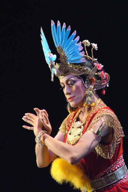 transvesty dancer