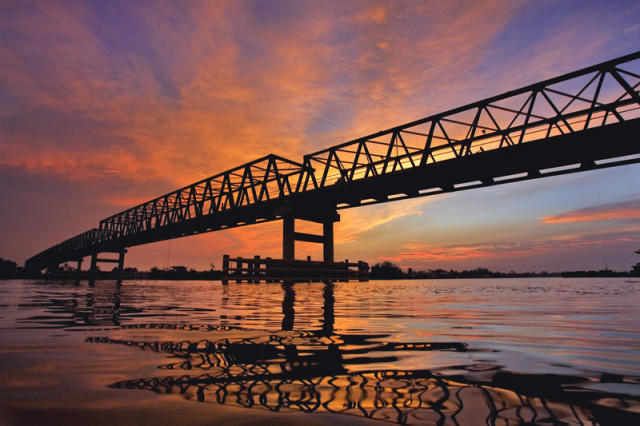 # Jembatan Kapuas #