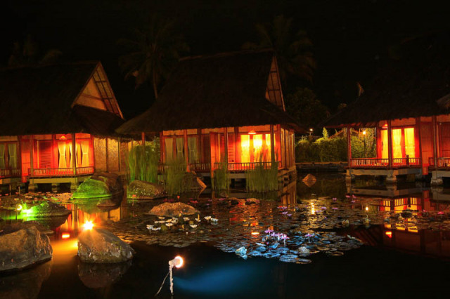 hotel diatas danau