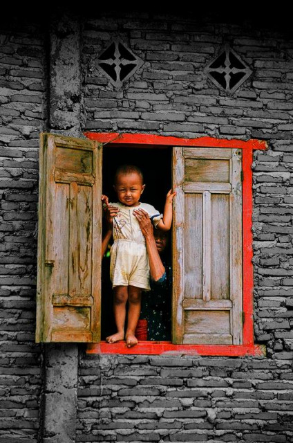 Kubuka jendela kulihat dunia