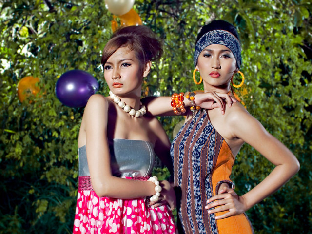 2 damsels...