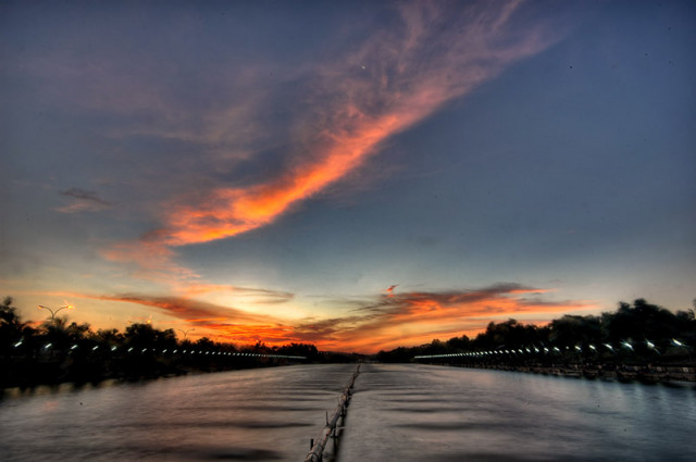 ::Suatu Senja di PIK::