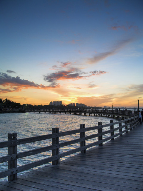 Le Bridge in the afternoon