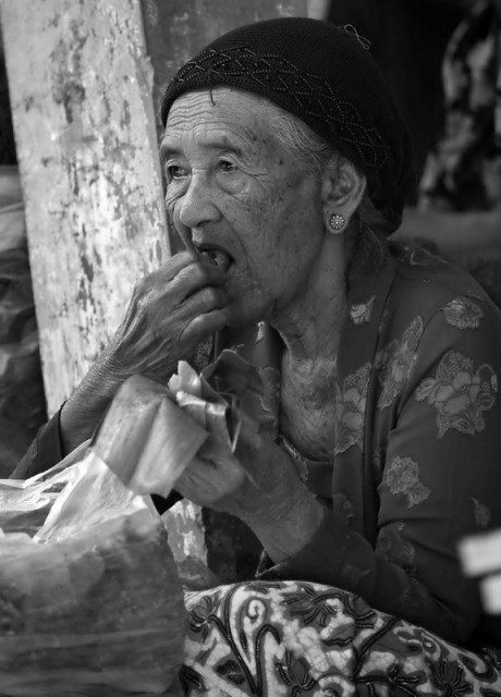 Makan apa Nek??