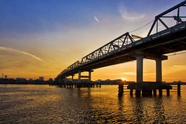 Senja dibawah Jembatan