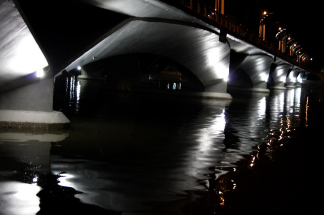 Kolong Jembatan