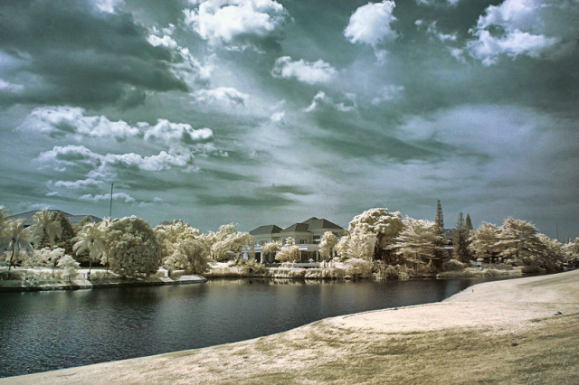 -Rumah Danau-