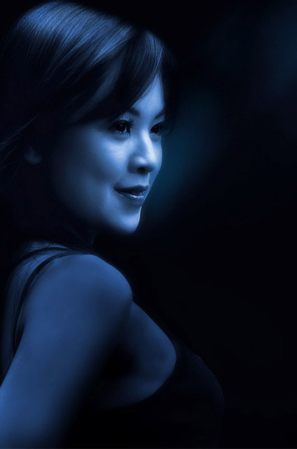 pose on blue light