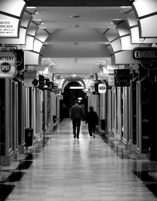 shopping thunnel