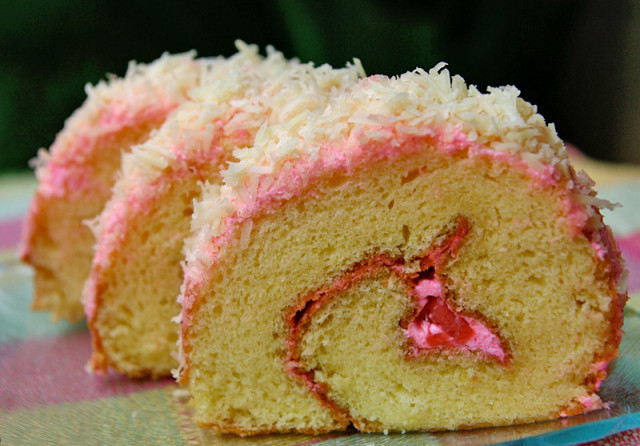 Strawberry Swiss Roll