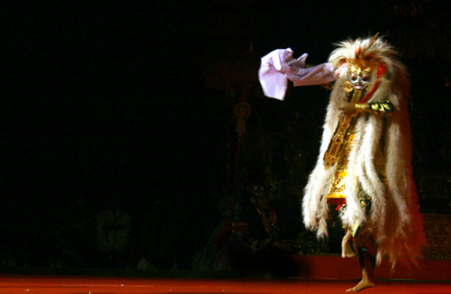 tari rangda