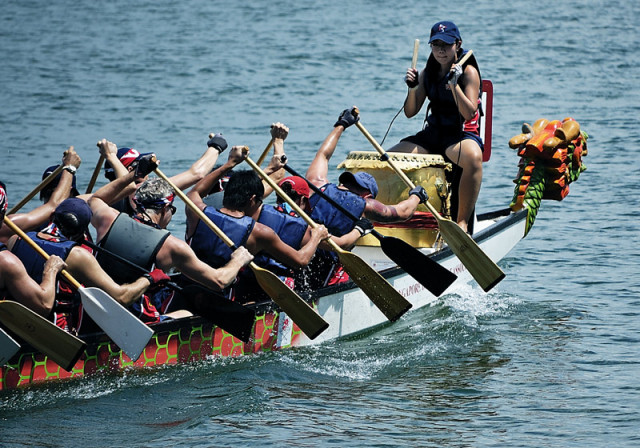 Racing Perahu Naga