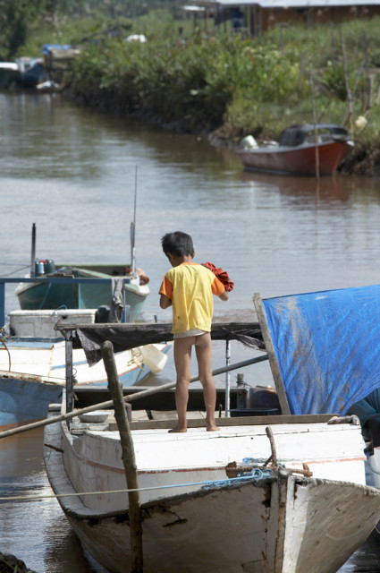 anak sepanjang sungai