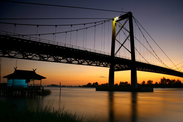 .: Barito Bridge :.