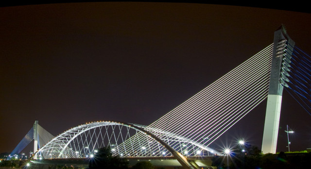 SYMETRICAL of PUTRAJAYA BRIDGE