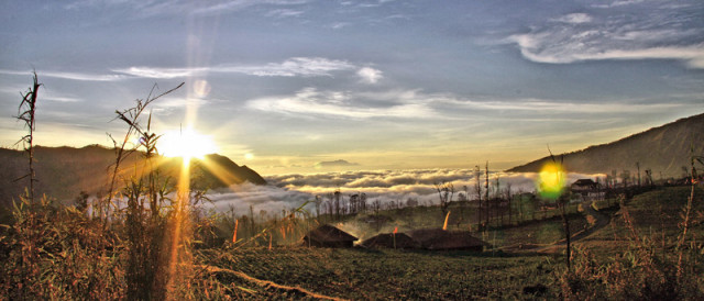 Di Atas Awan