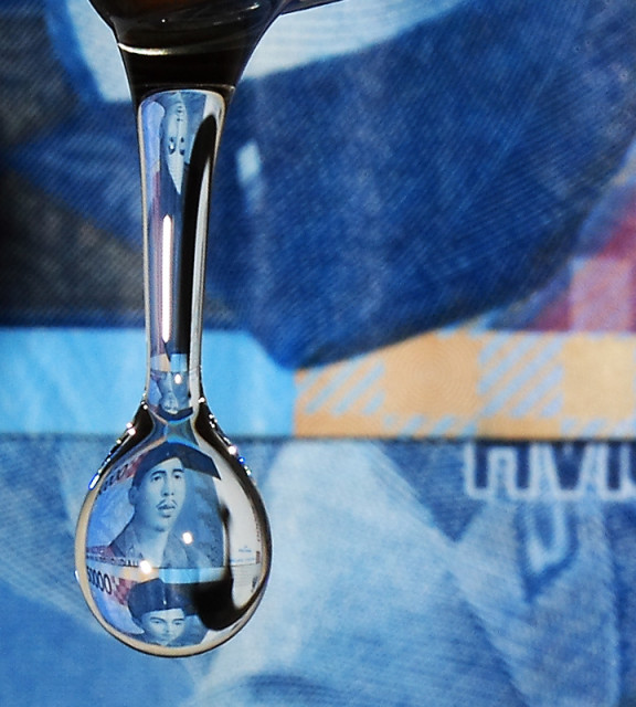 Money In The WaterDrop 02