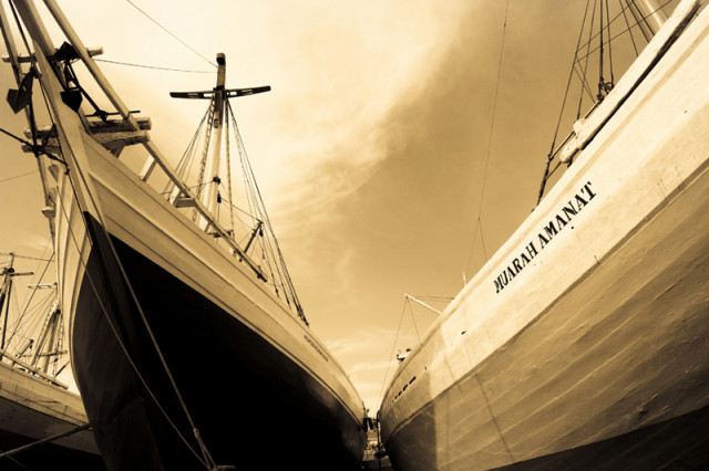 golden boat