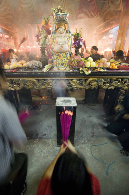 Worshipping Maitreya