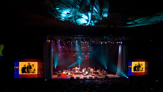 Glenn Fredly Tribute To Chrisye