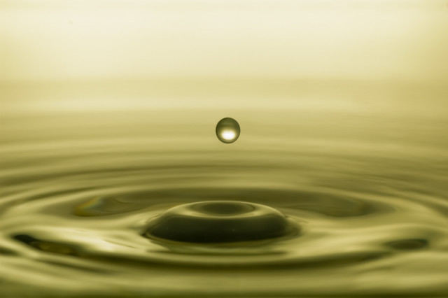 :: Golden Water Drop ::