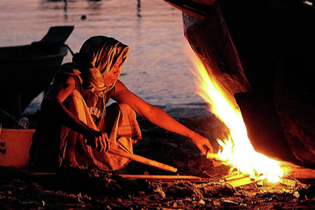 Memanggang Perahu