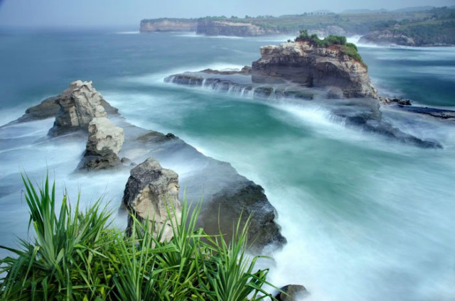 Klayar Beach