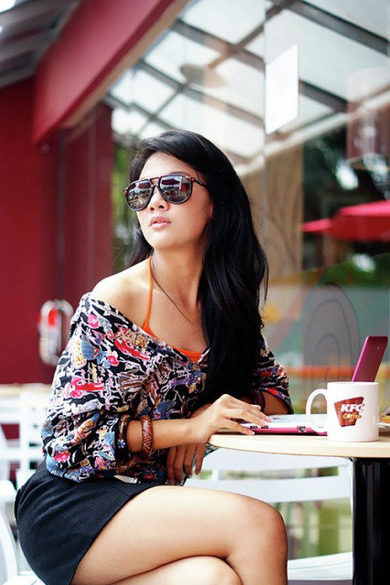 Girl at Coffee Shop #02