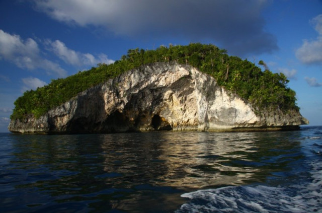 pulau bolong