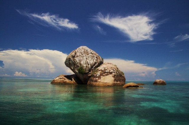 Antara Sorong Dan Waisai