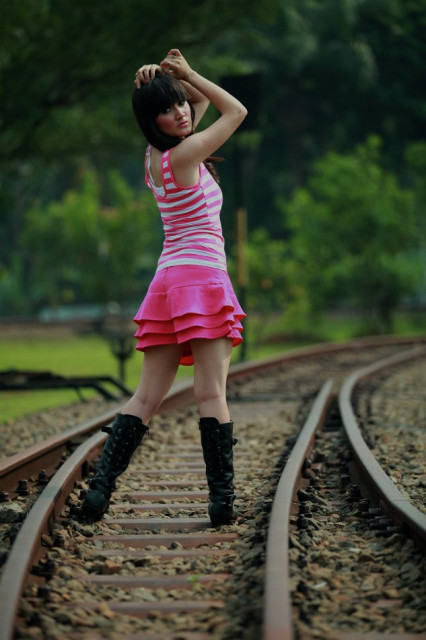 Awas Ada Kereta Api...!!!