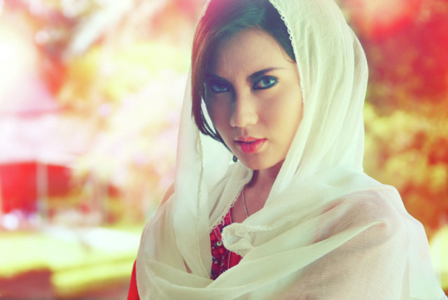 :: Kerudung Putih ::