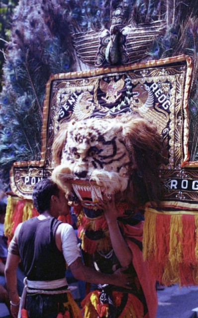 Reog Ponorogo (siapa Didalam?)