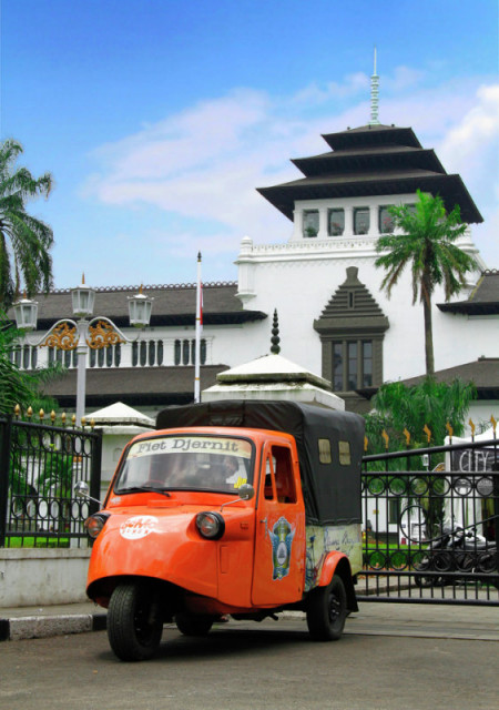 Bemo Di Gedung Sate