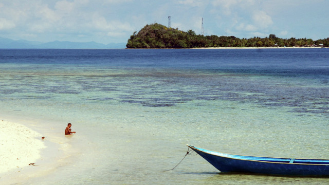 Bermain Pasir