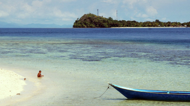 Bermain Pasir