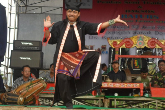 Seni Tradisional